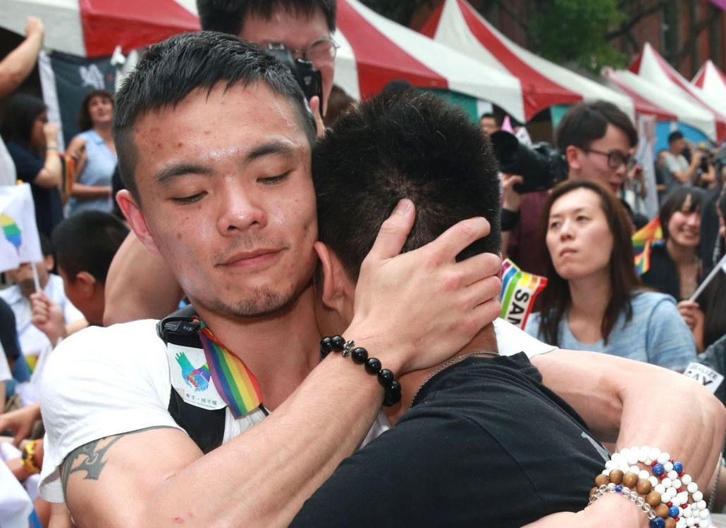 �_��˾���C��:�F�з��ɽ�ֹͬ��"�`��" ��2�������