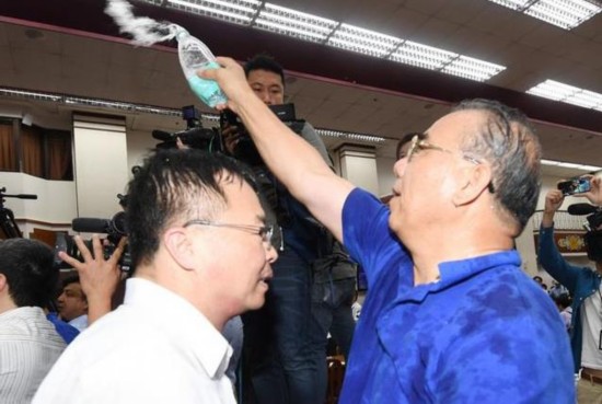 �����h������Ժ���h�F(tu��n)�������µ׸��xȺ�۲���