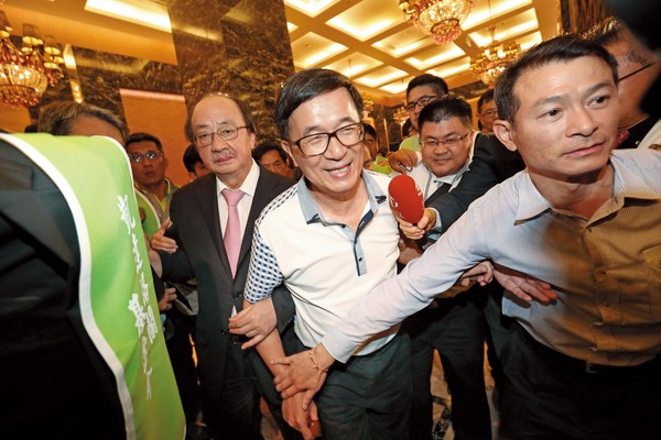 陳水扁嗆聲蔡英文保外就醫(yī)被撤銷?回籠與否關(guān)鍵在此 陳水扁嗆聲蔡英文保外就醫(yī)被撤銷?回籠與否關(guān)鍵在此