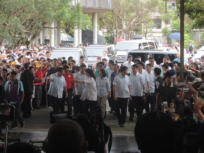 ��Ӣ���ԷQ��"���µ���"����"����" �W��:�������ǷN!