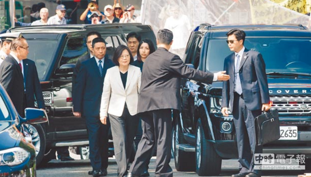 ������Ӣ�ĳ�ϯ܊У���I(y��)��Y���T��s������܊�˰������h�����DƬ��Դ���_�����Еr��ӈ󡷣�