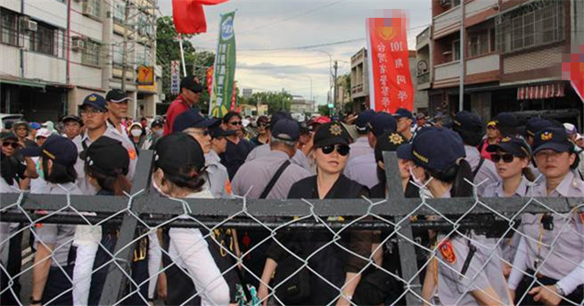 ��Ӣ��Ҫ����(d��ng)ȫ�_(t��i)�����S�� ���Ͽ��S�������I(l��ng)��(d��o)��߀�Ƿ��ˣ���