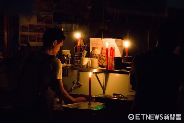 全臺大停電 臺媒體人:大陸不用導彈就可癱瘓臺灣 全臺大停電 臺媒體人:大陸不用導彈就可癱瘓臺灣