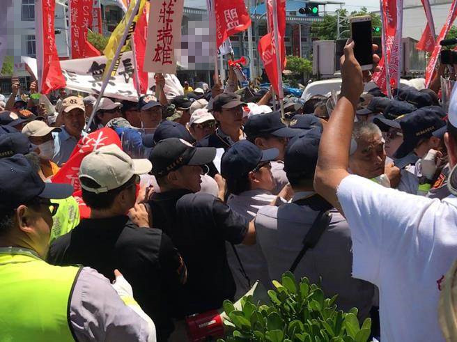 納稅人花多少錢養(yǎng)軍公教?統(tǒng)計(jì)學(xué)人士:每人每年只需0.3元 納稅人花多少錢養(yǎng)軍公教?統(tǒng)計(jì)學(xué)人士:每人每年只需0.3元