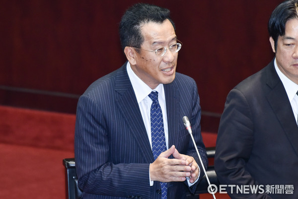 臺新舊"金管會主委"過招 顧立雄被問金融術語一度結巴 臺新舊"金管會主委"過招 顧立雄被問金融術語一度結巴