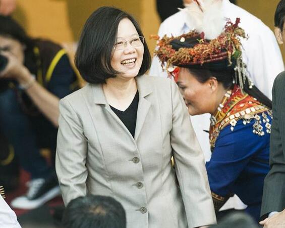 沉迷于財色? 民進黨真能“莫忘初衷”! 沉迷于財色? 民進黨真能“莫忘初衷”!