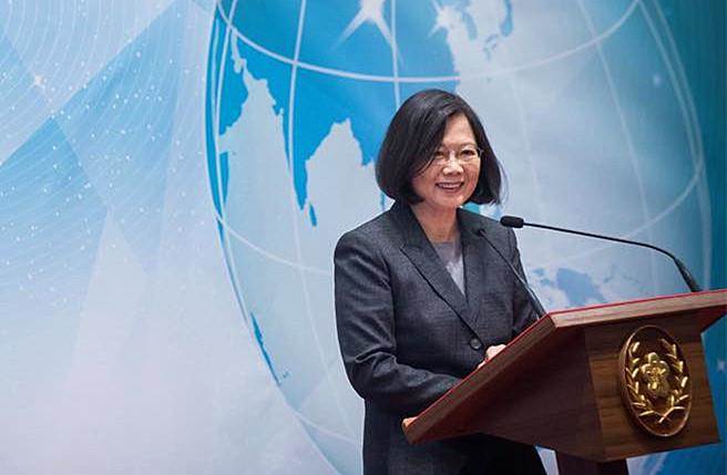 親綠媒體民調:蔡英文信任度跌至新低 蔡當局出現3大警訊 親綠媒體民調:蔡英文信任度跌至新低 蔡當局出現3大警訊