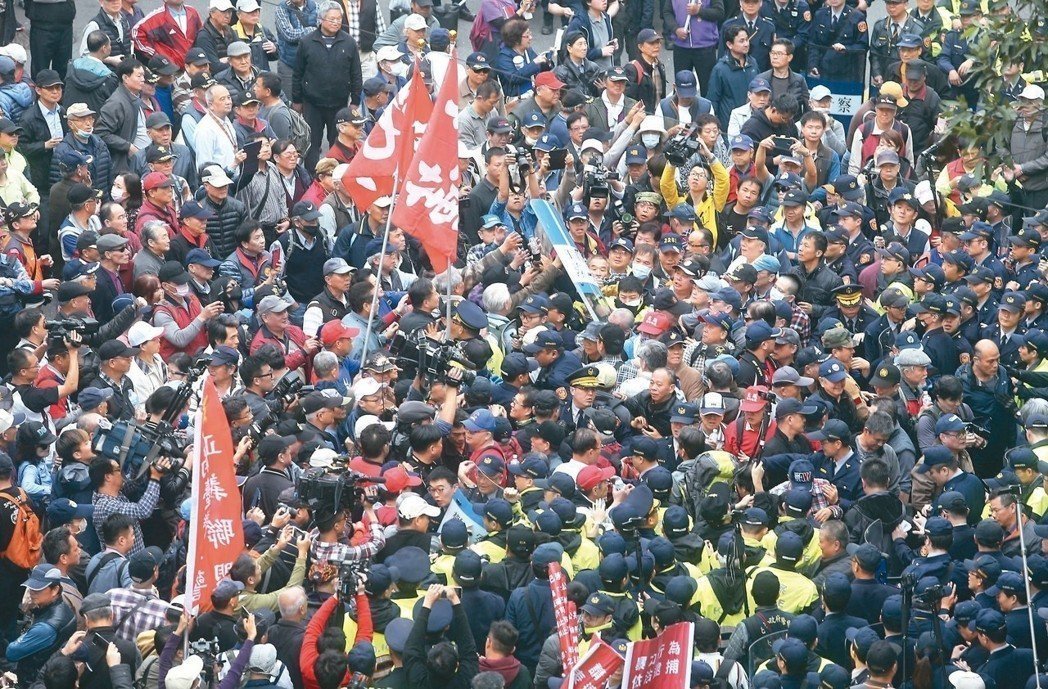 ��Ӣ�����Q�����Ͻ��ǈ����h����� ��h͢:�������