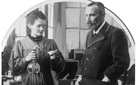 �������