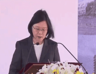 臺(tái)灣文言文鬧劇又迎“反轉(zhuǎn)大戲” 蔡當(dāng)局為“去中”教壞年輕一代 臺(tái)灣文言文鬧劇又迎“反轉(zhuǎn)大戲” 蔡當(dāng)局為“去中”教壞年輕一代