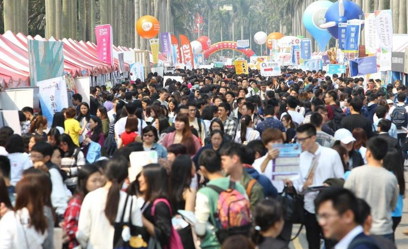 臺灣作家棒喝“臺獨”:未來年輕人都要靠大陸吃飯 臺灣作家棒喝“臺獨”:未來年輕人都要靠大陸吃飯