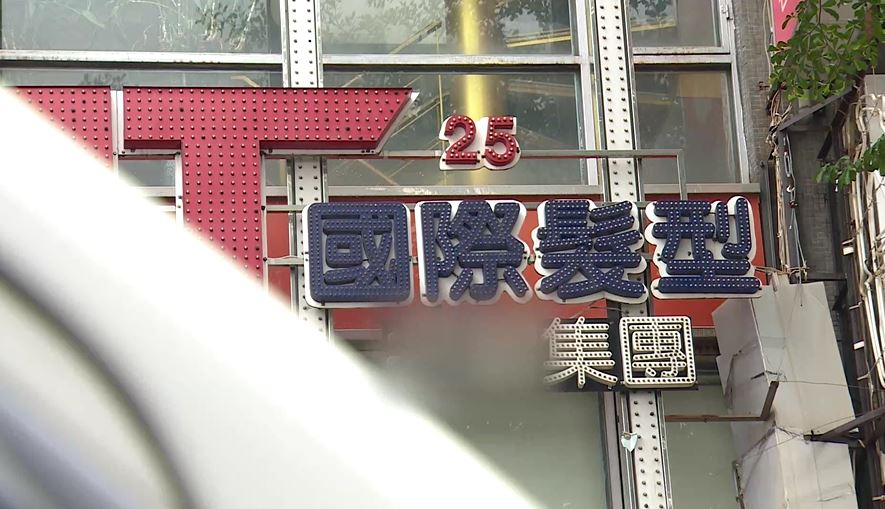 �_��һ��Ů���������^�����ܣ�