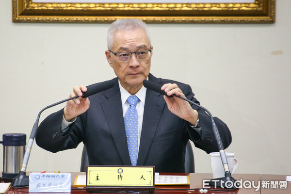 網友票選出國民黨2018"黃金陣容" 這幾人將征戰(zhàn)"六都'? 網友票選出國民黨2018"黃金陣容" 這幾人將征戰(zhàn)"六都'?