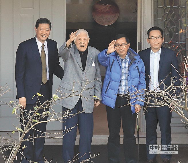 陳水扁李登輝時(shí)隔12年高調(diào)“破冰” 蔡英文尷尬了嗎? 陳水扁李登輝時(shí)隔12年高調(diào)“破冰” 蔡英文尷尬了嗎?