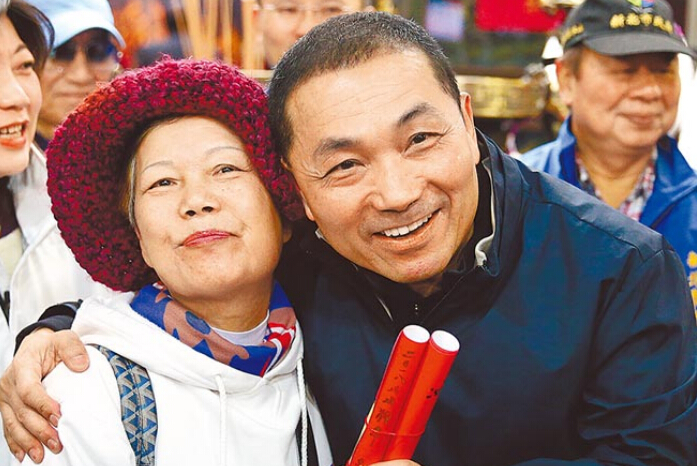 藍營新北最強人選侯友宜終表態(tài) 網友涌入支持綠營焦慮 藍營新北最強人選侯友宜終表態(tài) 網友涌入支持綠營焦慮