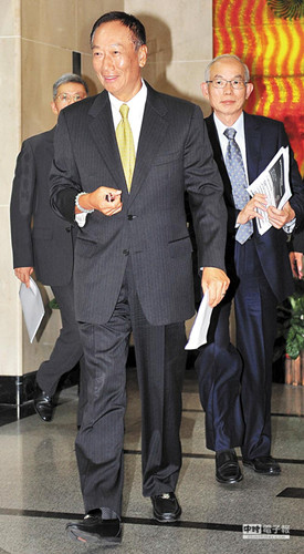 鴻海今發(fā)股息董事長郭臺銘個人29億臺幣入袋 鴻海今發(fā)股息董事長郭臺銘個人29億臺幣入袋