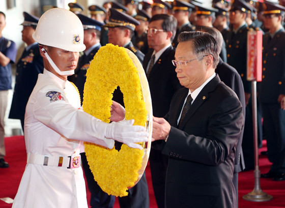 �_��ӭ�h(yu��n)��܊���������ʿӢ�`�롰��������