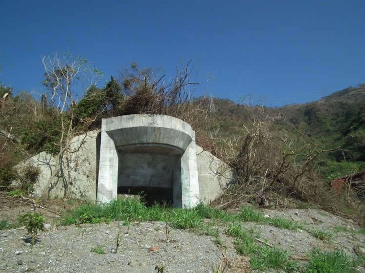 強(qiáng)臺(tái)風(fēng)致臺(tái)軍未曝光飛彈基地現(xiàn)形(組圖) 強(qiáng)臺(tái)風(fēng)致臺(tái)軍未曝光飛彈基地現(xiàn)形(組圖)