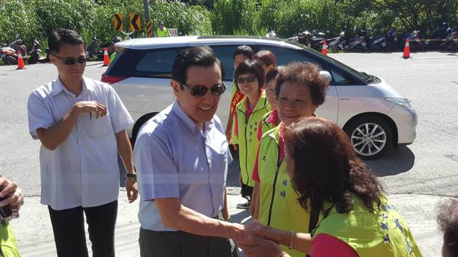 �RӢ�ű����Ƿ�Ҫ��ƴһ����СӢ�š�����ȥՈʾ����