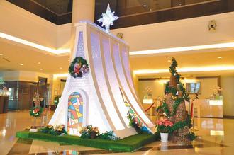 臺一酒店回收五千個塑料瓶蓋環保圣誕教堂(圖)