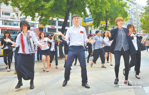 ��δ�����ׅf��ʮ�W�������b�ڽ��^�ݸ��脡���D��