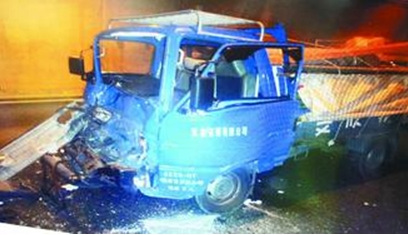 ˾�C������ɷ܇�_��һ�����Ȱl����܇�Bײ�¹�