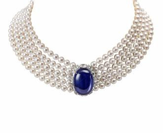 臺(tái)灣貴婦被指最愛祖母綠與藍(lán)寶石(圖) 臺(tái)灣貴婦被指最愛祖母綠與藍(lán)寶石(圖)