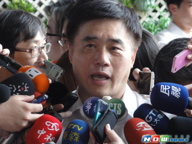 被疑警察風紀不正,郝龍斌:清查死角絕不護短。(臺媒圖) 被疑警察風紀不正,郝龍斌:清查死角絕不護短。(臺媒圖)