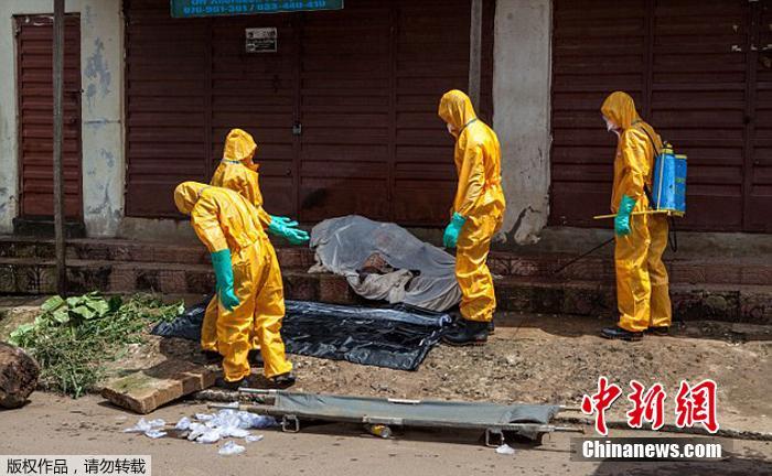塞拉利昂埋尸隊罷工 埃博拉感染者尸體被拋街頭 塞拉利昂埋尸隊罷工 埃博拉感染者尸體被拋街頭