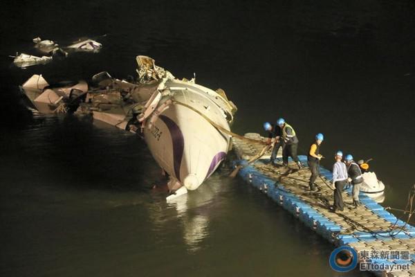 救援現(xiàn)場(chǎng) 救援現(xiàn)場(chǎng)