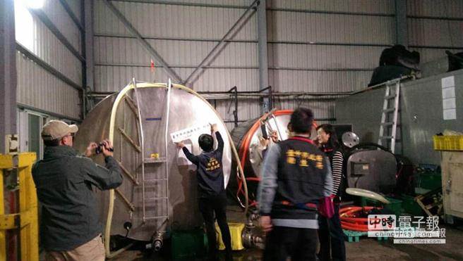 臺灣黑心鴨血負責人遭收押 飼料鴨血銷往全臺 臺灣黑心鴨血負責人遭收押 飼料鴨血銷往全臺