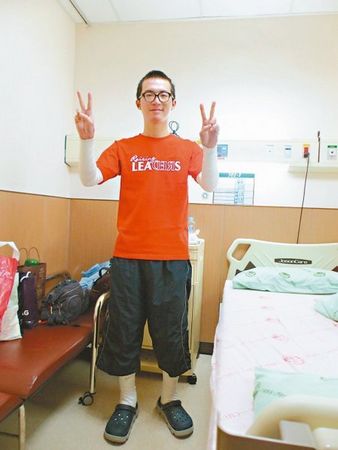 新北塵爆事故一傷患出院稱“能動就是幸福”(圖)