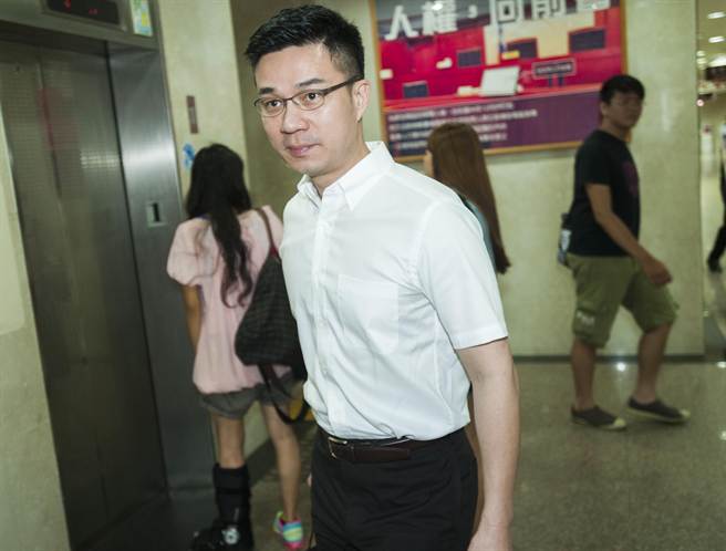 胖達(dá)人內(nèi)線交易案 小S老公獲判無罪、公公被判2年 胖達(dá)人內(nèi)線交易案 小S老公獲判無罪、公公被判2年