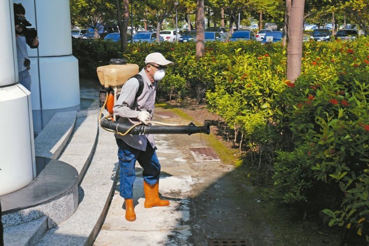 全臺登革熱病例數(shù)破5000大關(guān) 臺南4585例居首 全臺登革熱病例數(shù)破5000大關(guān) 臺南4585例居首