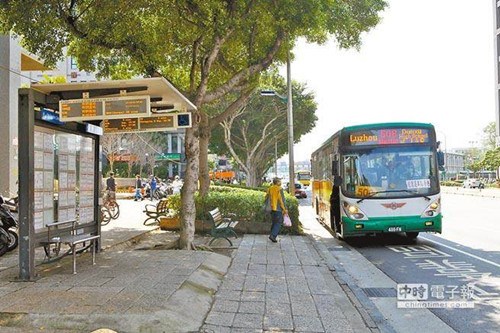 �_���M�{�q����Ʊ�r܊�����������һ�꣨�D��