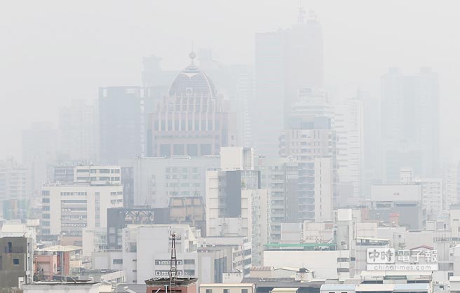 臺中舉辦馬拉松路跑 因PM2.5爆表17人熱衰竭 臺中舉辦馬拉松路跑 因PM2.5爆表17人熱衰竭