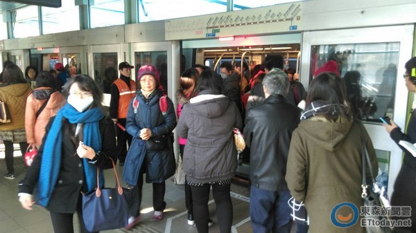 臺北全城大塞車 市府回應:或因天氣太冷 臺北全城大塞車 市府回應:或因天氣太冷