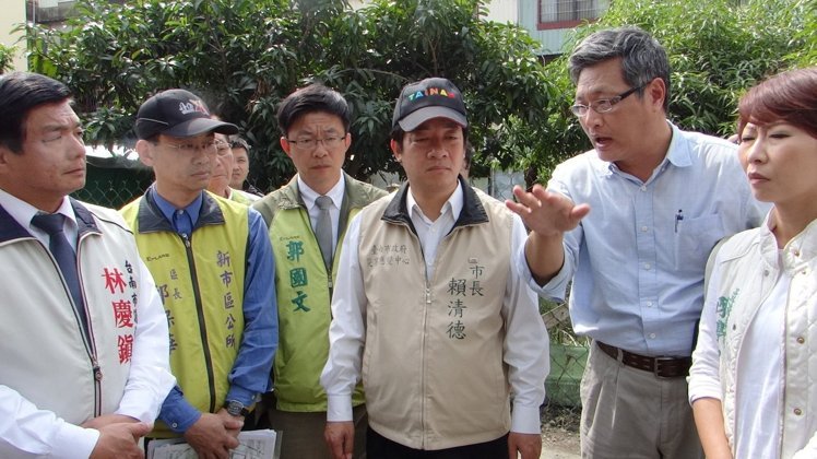 臺南震后土地液化嚴重 民宅下陷1米半(圖) 臺南震后土地液化嚴重 民宅下陷1米半(圖)