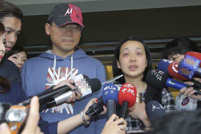 臺(tái)北內(nèi)湖割頸案女童母親30日發(fā)文表示,希望不要再消費(fèi)“小燈泡” 臺(tái)北內(nèi)湖割頸案女童母親30日發(fā)文表示,希望不要再消費(fèi)“小燈泡”