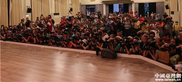 �����Ͻ��� ���挎�ġ��zӰչ�_(k��i)Ļʽ