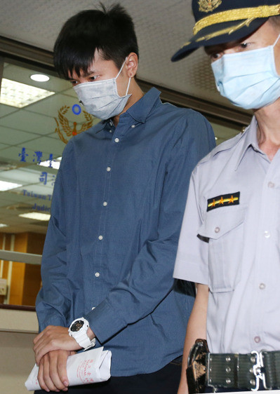 前臺大生陳皓揚虐殺2貓,遭判刑10月再罰35萬元新臺幣。(圖片來源:臺灣《聯合報》) 前臺大生陳皓揚虐殺2貓,遭判刑10月再罰35萬元新臺幣。(圖片來源:臺灣《聯合報》)