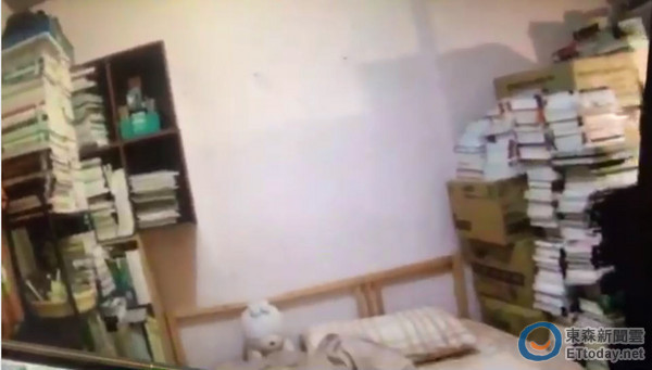 蔡姓男子5年內在“雙北”(臺北、新北)42間圖書館偷了上千本書 蔡姓男子5年內在“雙北”(臺北、新北)42間圖書館偷了上千本書