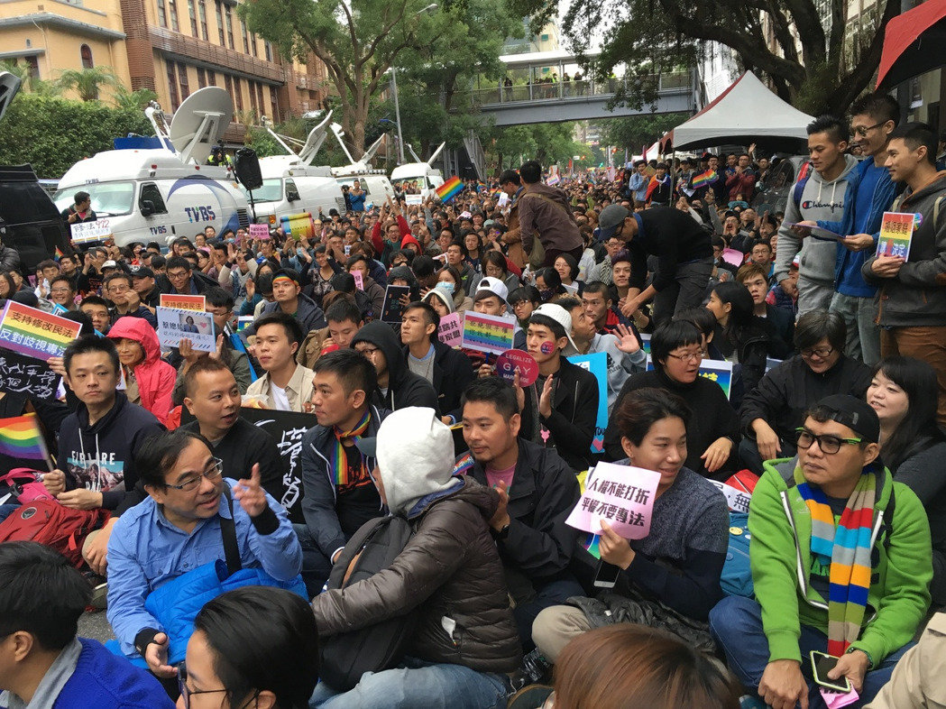 28�գ����f��ͦͬ�Ի������񱊰���������Ժ��