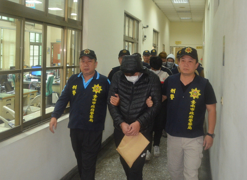 �u��(n��i)�д�W(xu��)���M�F(tu��n)���_ 17�qδ������p�_���ӡ��̹١�