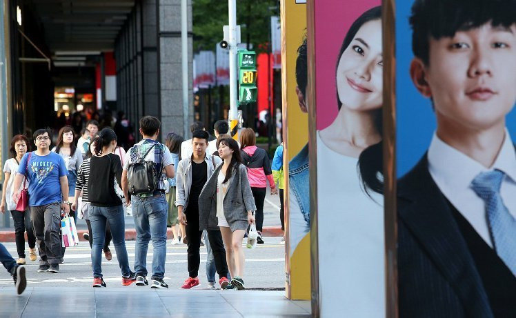 �_(t��i)��(d��ng)�֡�һ��һ�ݡ�������· ���ݼ٠�r��