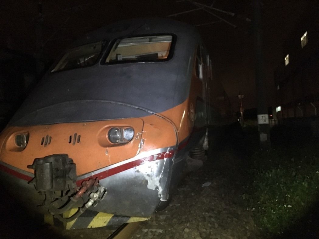 �_�F12С�r3�������¹ʣ�28���������1��1��