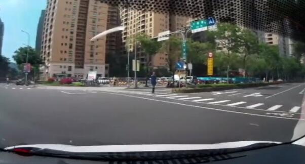 ·�ˡ��]��+90�ȾϹ��� Ů�{�ֱ�����Єӵ�ʹ�����顣