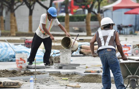 臺灣勞保基金或提前破產 750萬勞工恐遭牽連 臺灣勞保基金或提前破產 750萬勞工恐遭牽連