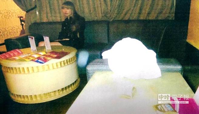 45�q��Ů���g���Ԯ�(d��ng)18�q�ο͵ċ����_�����ο��@�����ҵċ�ѽ����(�_ý�D)