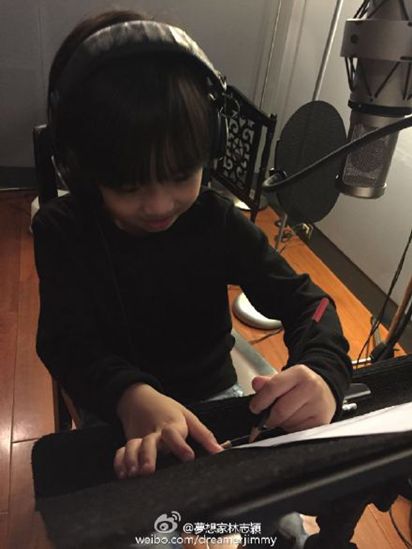 ��־�f΢����Kimi������ �J��ɐ�ģ�ӫ@�W�ѷQٝ